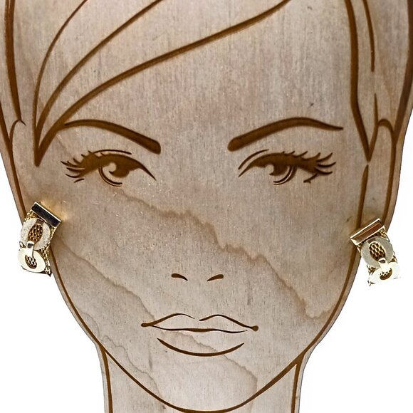 Vintage Mesh Earrings With Chain Link Overlay, Bold Retro Gold Tone Clip On - Picture 2 of 5